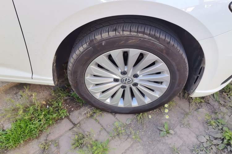 Used Volkswagen Lavida 2018 1.5L Automatic Comfort Edition China V Standard Right Front Wheel Hub