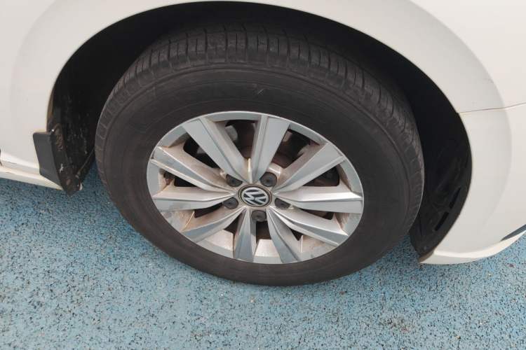 Used Volkswagen Lavida 2018 1.5L Automatic Fashion Edition China V Standard Right Front Wheel Hub