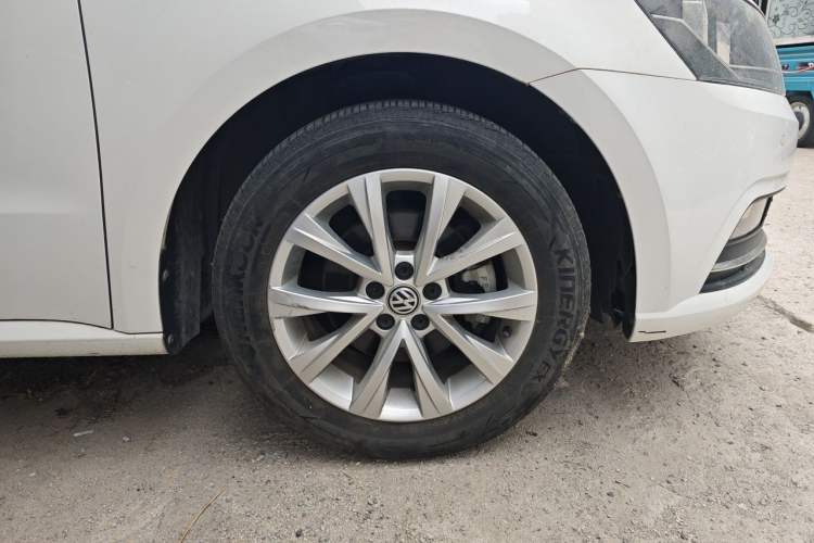 Used Volkswagen Lavida 2018 Classic 1.5L Manual Comfort Edition China VI Standard Right Front Wheel Hub
