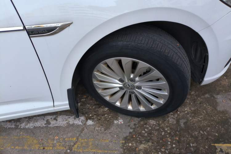 Used Volkswagen Lavida 2018 280TSI DSG Comfort Edition China V Standard Right Front Wheel Hub