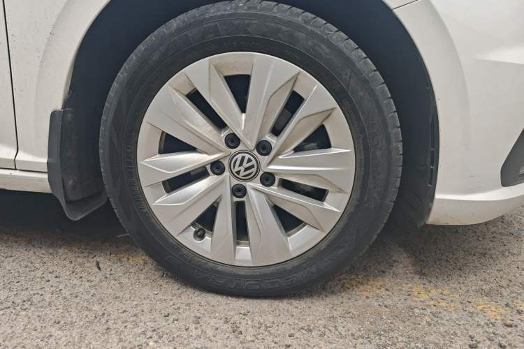 Used Volkswagen Lavida 2018 Hatchback 200TSI DSG Comfort Edition China V Standard Right Front Wheel Hub