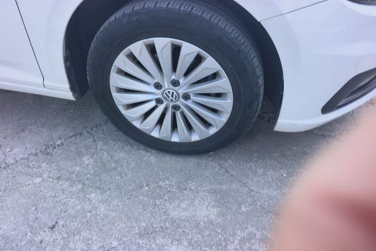 Used Volkswagen Lavida 2018 280TSI DSG Comfort Edition China V Standard Right Front Wheel Hub
