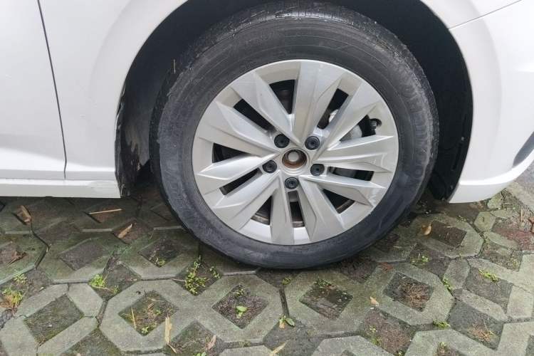 Used Volkswagen Lavida 2018 Hatchback 280TSI DSG Comfort Edition China V Standard Right Front Wheel Hub