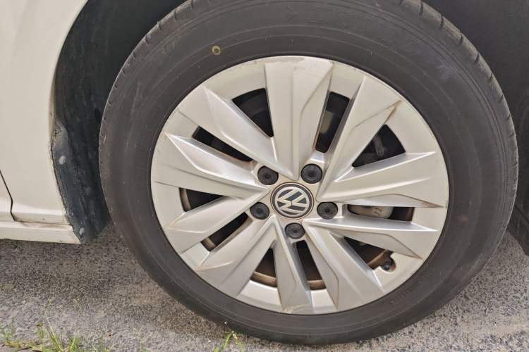 Used Volkswagen Lavida 2018 Hatchback 200TSI DSG Comfort Edition China V Standard Right Front Wheel Hub