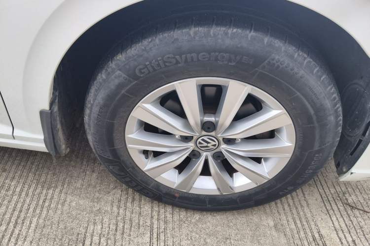 Used Volkswagen Lavida 2018 1.5L Automatic Fashion Edition China V Standard Right Front Wheel Hub
