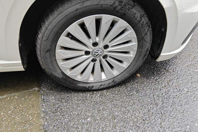 Used Volkswagen Lavida 2018 280TSI DSG Comfort Edition China V Standard Right Front Wheel Hub