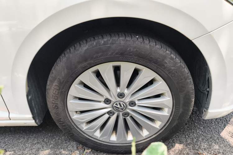 Used Volkswagen Lavida 2018 280TSI DSG Comfort Edition China V Standard Right Front Wheel Hub