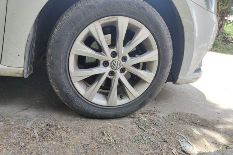 Used Volkswagen Lavida 2018 Classic 1.5L Automatic Comfort Edition China VI Standard Right Front Wheel Hub