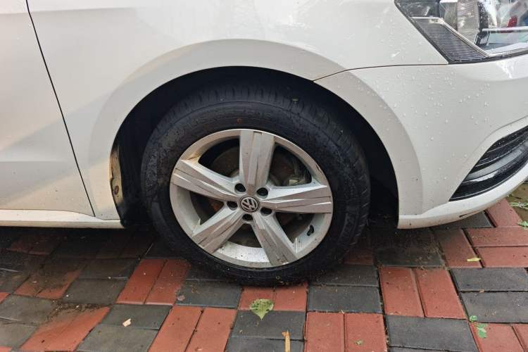 Used Volkswagen Lavida 2018 Classic 1.5L Automatic Fashion Edition China VI Standard Right Front Wheel Hub