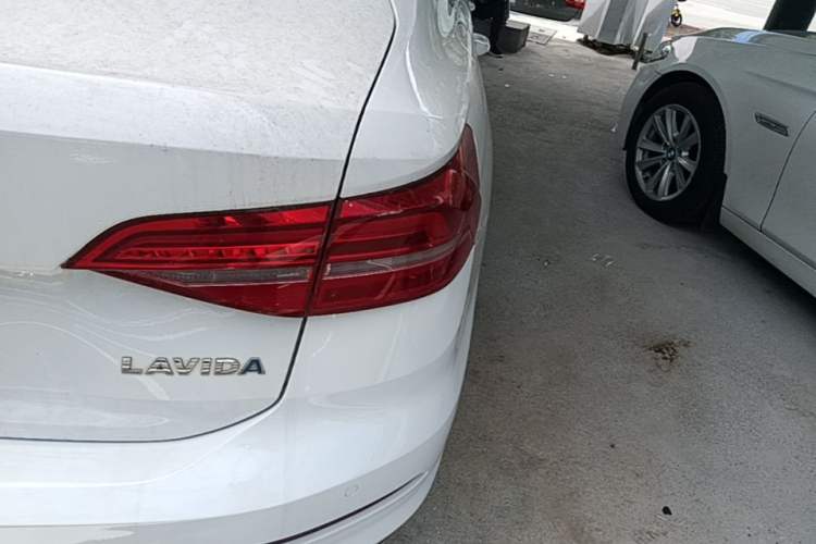 Used Volkswagen Lavida 2018 1.5L Automatic Comfort Edition China V Standard Right Rear Taillight