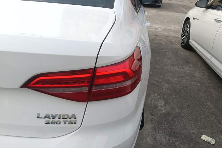 Used Volkswagen Lavida 2018 280TSI DSG Comfort Edition China V Standard Right Rear Taillight