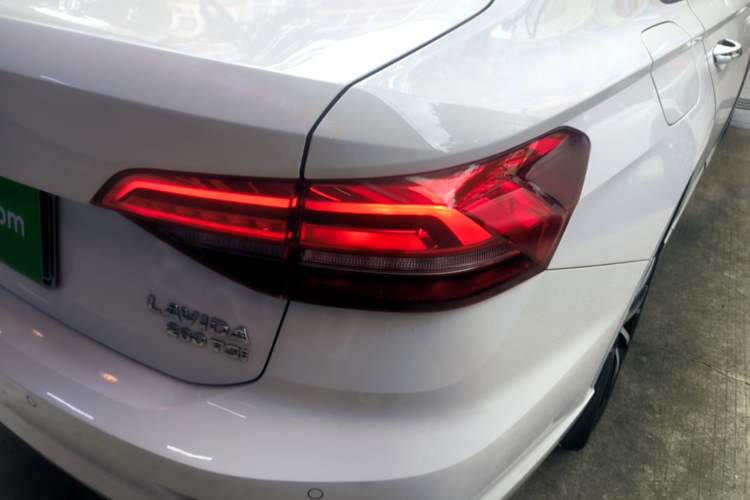 Used Volkswagen Lavida 2018 280TSI DSG Luxury Edition China V Standard Right Rear Taillight