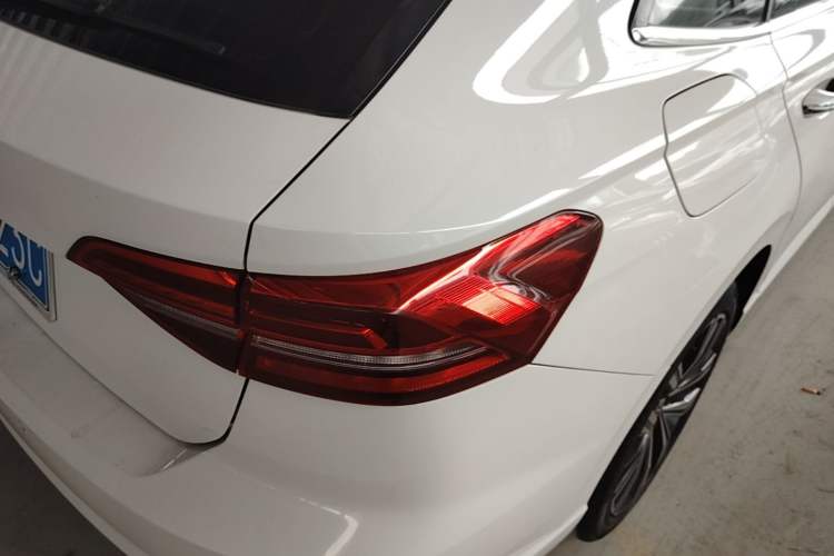 Used Volkswagen Lavida 2018 Hatchback 280TSI DSG Luxury Edition China V Standard Right Rear Taillight