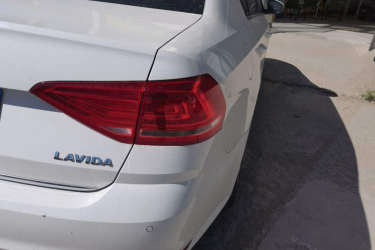 Used Volkswagen Lavida 2018 Classic 1.5L Automatic Comfort Edition China VI Standard Right Rear Taillight
