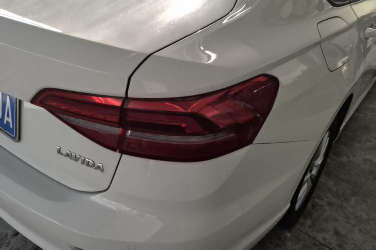 Used Volkswagen Lavida 2018 1.5L Automatic Fashion Edition China V Standard Right Rear Taillight