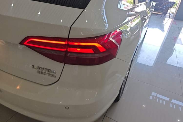 Used Volkswagen Lavida 2018 Hatchback 280TSI DSG Comfort Edition China V Standard Right Rear Taillight