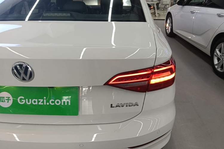 Used Volkswagen Lavida 2018 1.5L Automatic Comfort Edition China V Standard Right Rear Taillight