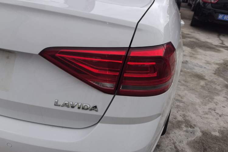 Used Volkswagen Lavida 2018 Classic 1.5L Automatic Fashion Edition China VI Standard Right Rear Taillight