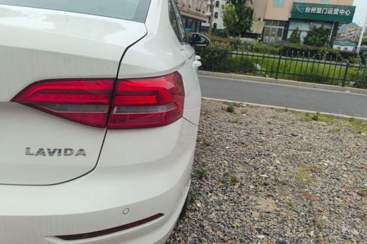 Used Volkswagen Lavida 2018 1.5L Automatic Comfort Edition China V Standard Right Rear Taillight