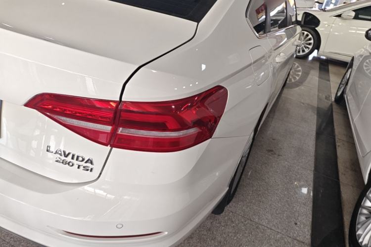 Used Volkswagen Lavida 2018 280TSI DSG Comfort Edition China V Standard Right Rear Taillight