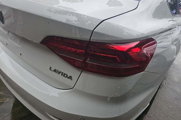 Used Volkswagen Lavida 2018 1.5L Automatic Comfort Edition China V Standard Right Rear Taillight