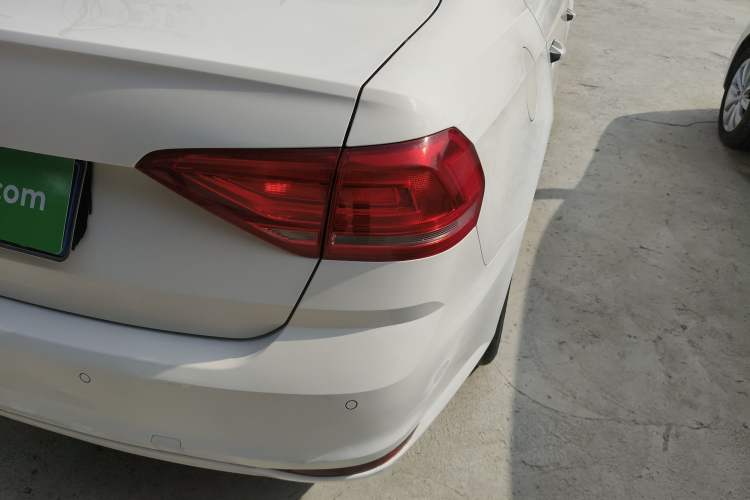 Used Volkswagen Lavida 2018 Classic 1.5L Automatic Fashion Edition China VI Standard Right Rear Taillight