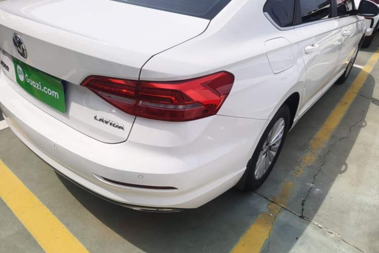 Used Volkswagen Lavida 2018 1.5L Automatic Comfort Edition China V Standard Right Rear Taillight