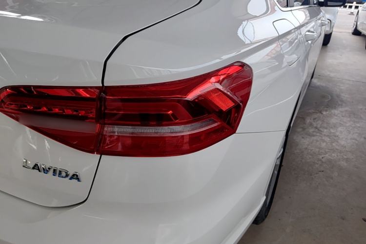 Used Volkswagen Lavida 2018 1.5L Automatic Comfort Edition China V Standard Right Rear Taillight