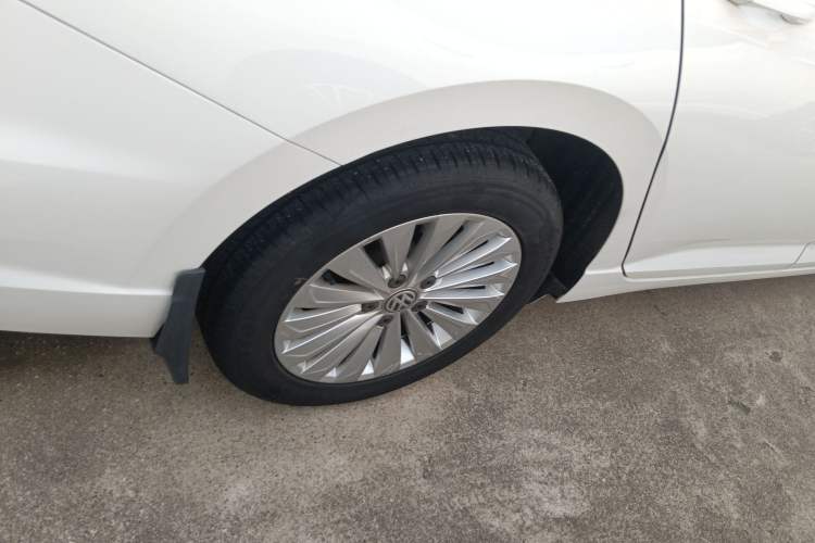 Used Volkswagen Lavida 2018 280TSI DSG Comfort Edition China V Standard Right Rear Wheel Hub