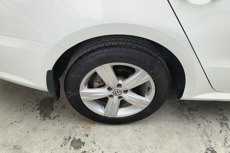Used Volkswagen Lavida 2018 Classic 1.5L Automatic Fashion Edition China VI Standard Right Rear Wheel Hub