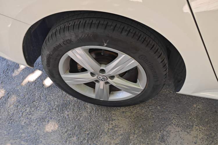 Used Volkswagen Lavida 2018 Classic 1.5L Automatic Fashion Edition China VI Standard Right Rear Wheel Hub