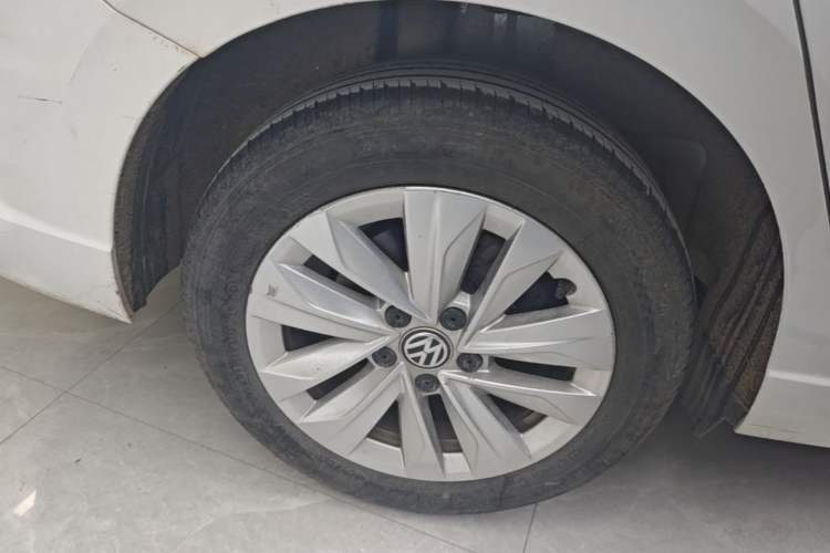 Used Volkswagen Lavida 2018 Hatchback 200TSI DSG Comfort Edition China V Standard Right Rear Wheel Hub