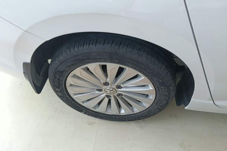 Used Volkswagen Lavida 2018 280TSI DSG Comfort Edition China V Standard Right Rear Wheel Hub