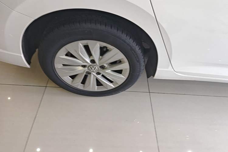 Used Volkswagen Lavida 2018 Hatchback 280TSI DSG Comfort Edition China V Standard Right Rear Wheel Hub
