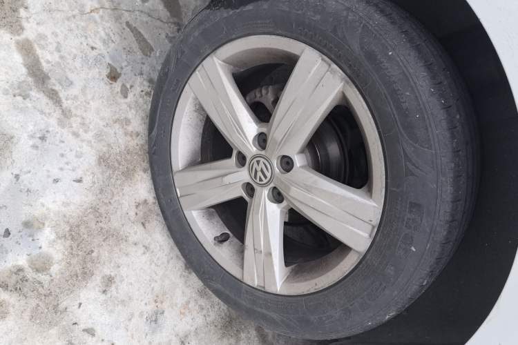 Used Volkswagen Lavida 2018 Classic 1.5L Automatic Fashion Edition China VI Standard Right Rear Wheel Hub