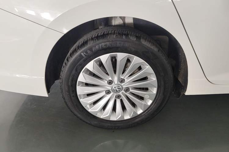 Used Volkswagen Lavida 2018 280TSI DSG Comfort Edition China V Standard Right Rear Wheel Hub