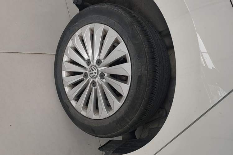 Used Volkswagen Lavida 2018 280TSI DSG Comfort Edition China V Standard Right Rear Wheel Hub