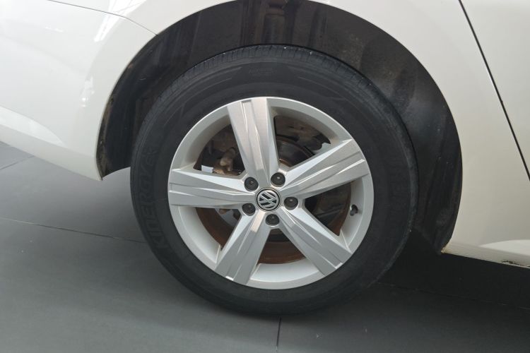 Used Volkswagen Lavida 2018 Classic 1.5L Automatic Fashion Edition China VI Standard Right Rear Wheel Hub