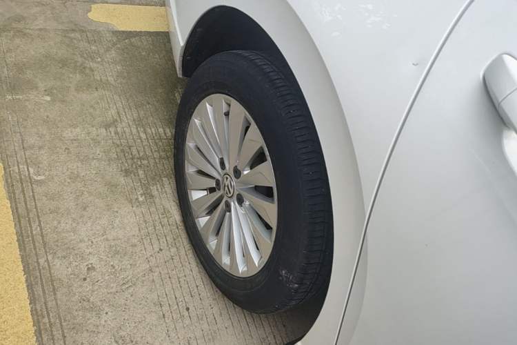 Used Volkswagen Lavida 2018 280TSI DSG Comfort Edition China V Standard Right Rear Wheel Hub