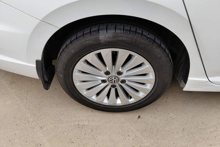 Used Volkswagen Lavida 2018 280TSI DSG Comfort Edition China V Standard Right Rear Wheel Hub