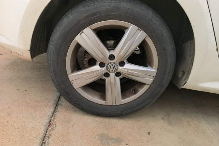Used Volkswagen Lavida 2018 Classic 1.5L Automatic Fashion Edition China VI Standard Right Rear Wheel Hub