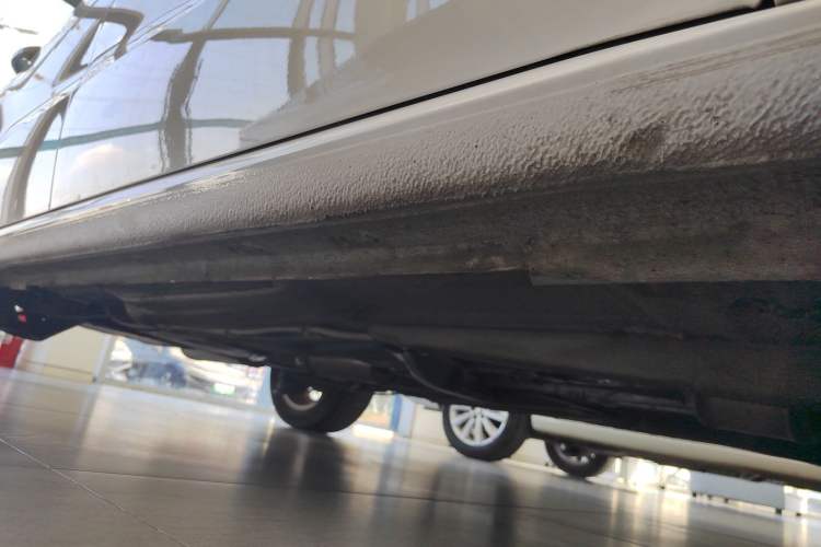 Used Volkswagen Lavida 2018 Classic 1.5L Automatic Fashion Edition China VI Standard Right Side Sill