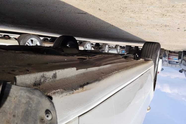 Used Volkswagen Lavida 2018 Classic 1.5L Automatic Fashion Edition China VI Standard Right Side Sill