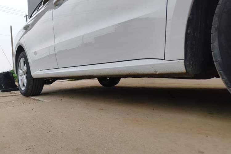 Used Volkswagen Lavida 2018 Classic 1.5L Automatic Fashion Edition China VI Standard Right Side Sill