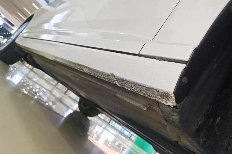 Used Volkswagen Lavida 2018 1.5L Automatic Fashion Edition China V Standard Right Side Sill