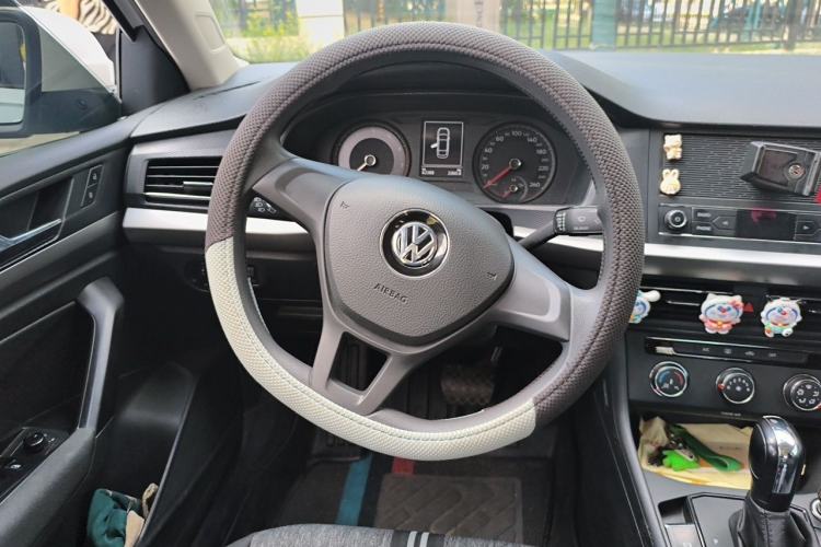 Used Volkswagen Lavida 2018 1.5L Automatic Fashion Edition China V Standard Steering Wheel