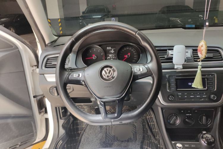 Used Volkswagen Lavida 2018 Classic 1.5L Manual Comfort Edition China VI Standard Steering Wheel