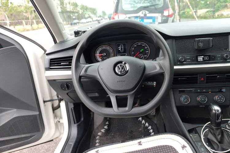 Used Volkswagen Lavida 2018 1.5L Automatic Fashion Edition China V Standard Steering Wheel