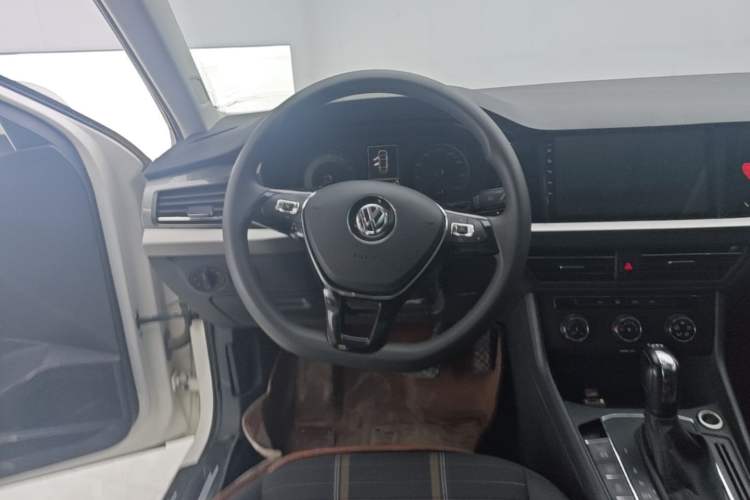 Used Volkswagen Lavida 2018 Hatchback 200TSI DSG Comfort Edition China V Standard Steering Wheel