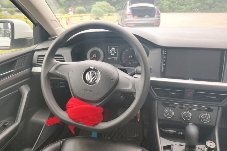 Used Volkswagen Lavida 2018 1.5L Automatic Fashion Edition China V Standard Steering Wheel